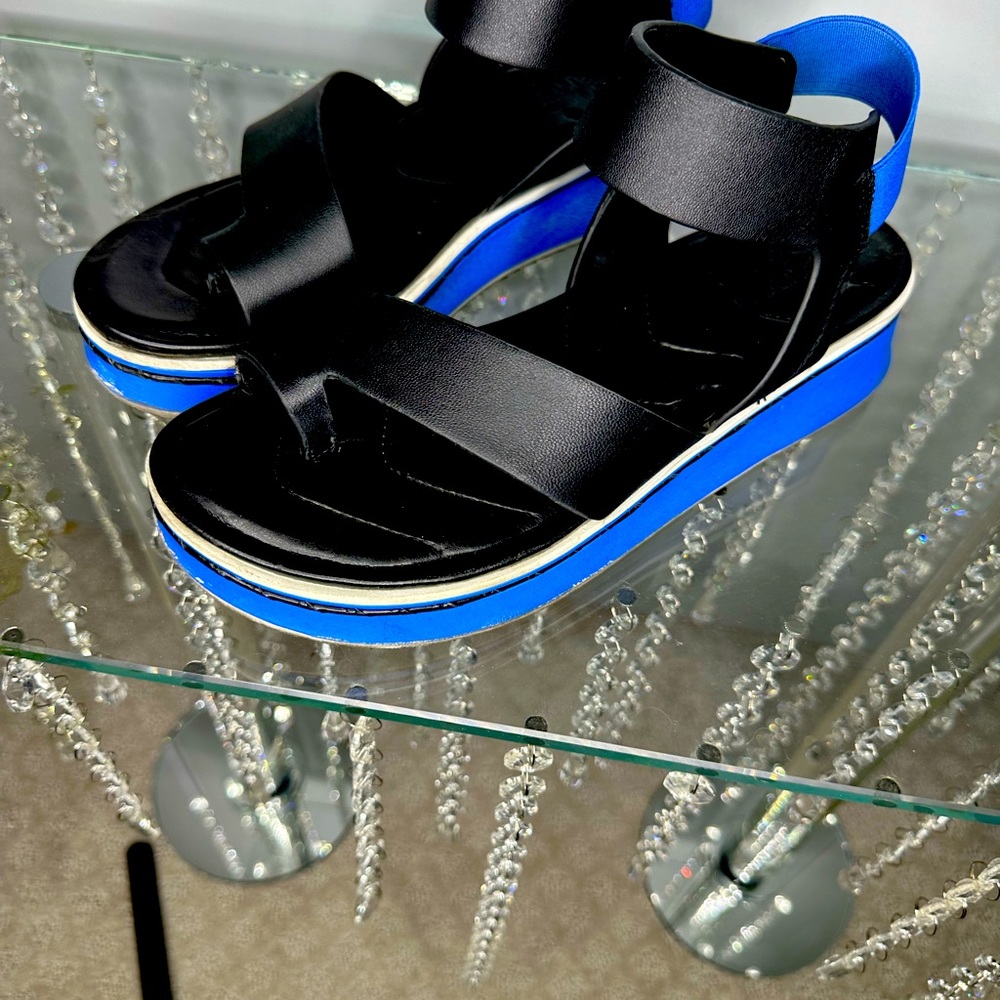 Vince Camuto woman sandals